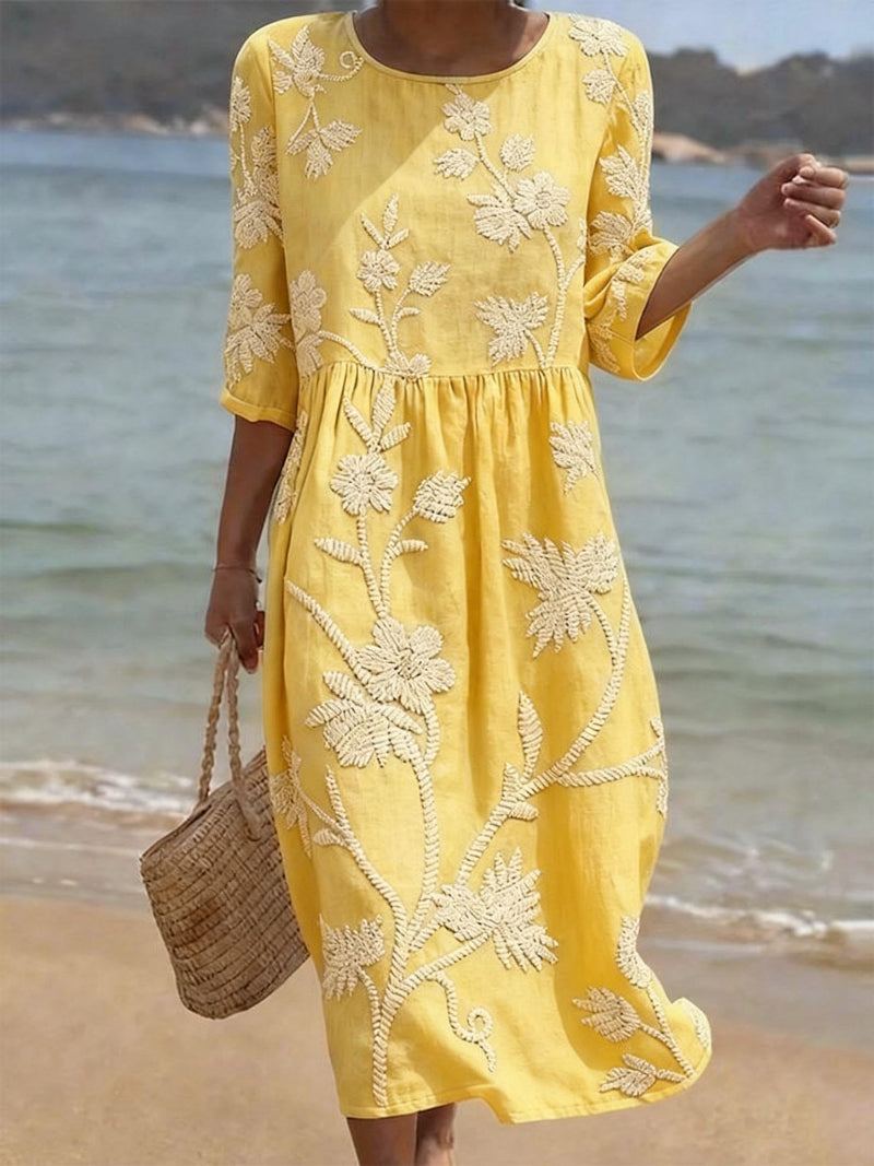 Malin – Sonniges Strandkleid mit Blumen – Bild 1