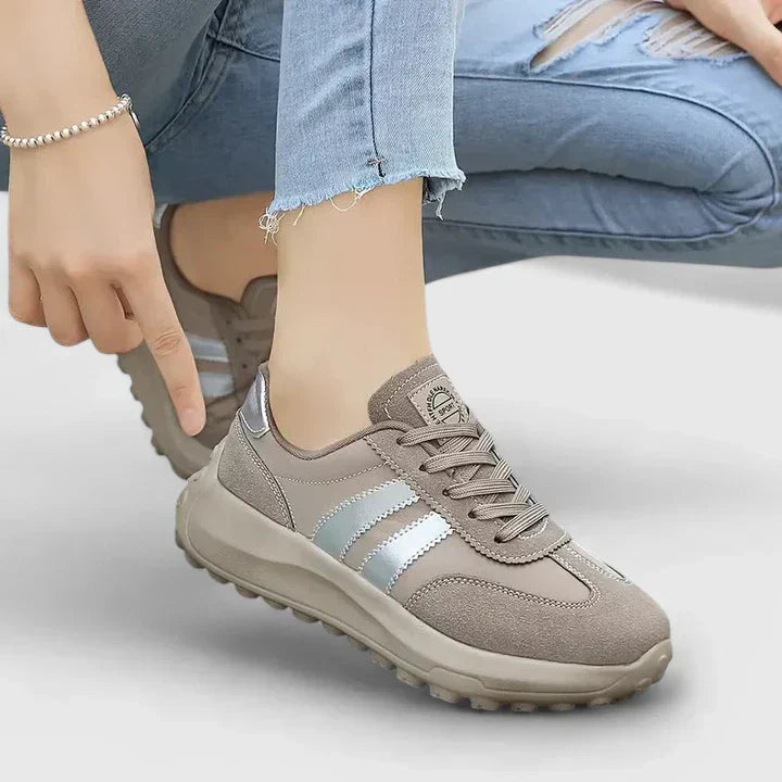 Anzhelynna – Zeitlose Grau-Sneaker – Bild 1