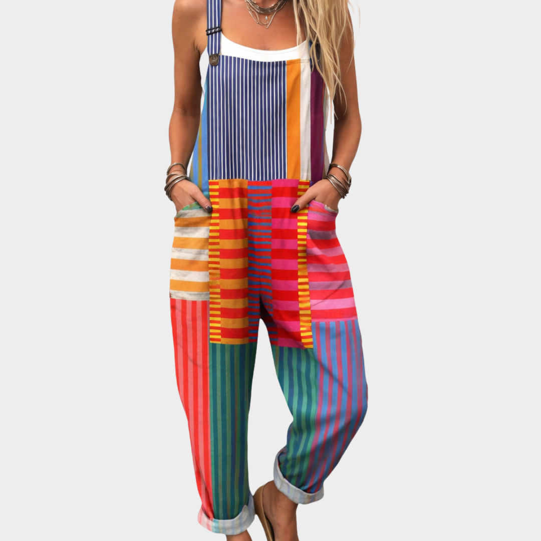Smilla – Latzhose mit grafischem Druck – Bild 1