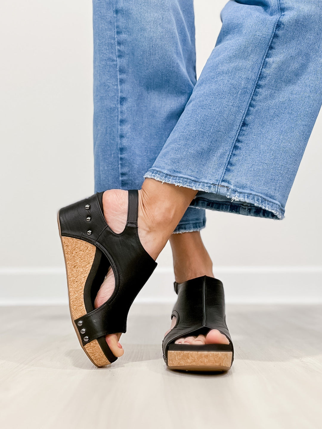 Briellae – Keilsandalette in matt und glitzernd – Bild 4