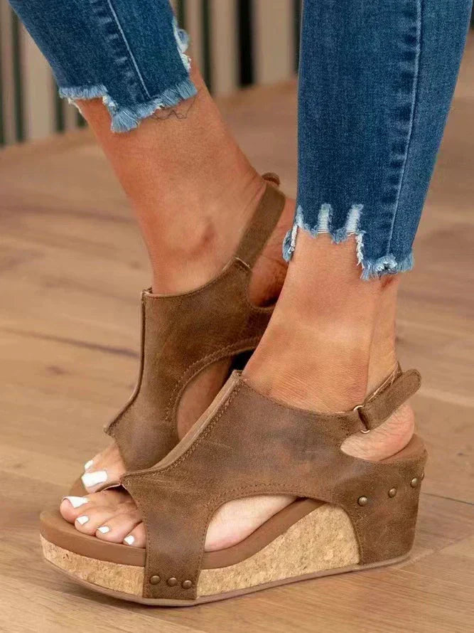 Briellae – Keilsandalette in matt und glitzernd – Bild 7