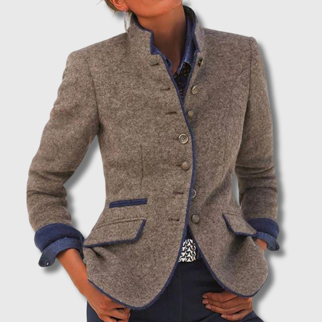 Svenja – Klassische Strickjacke – Bild 1