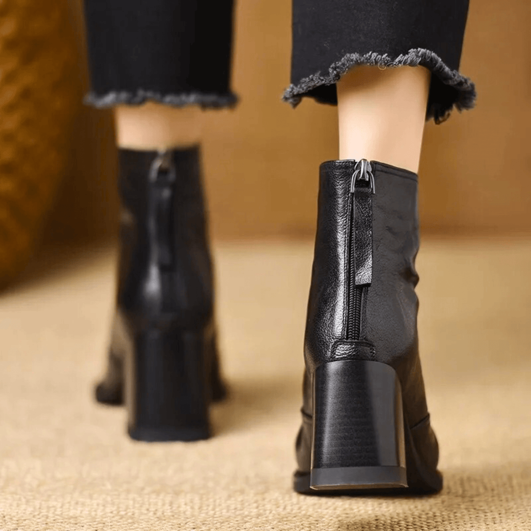 Claudia – Stiefeletten mit Absatz – Bild 3