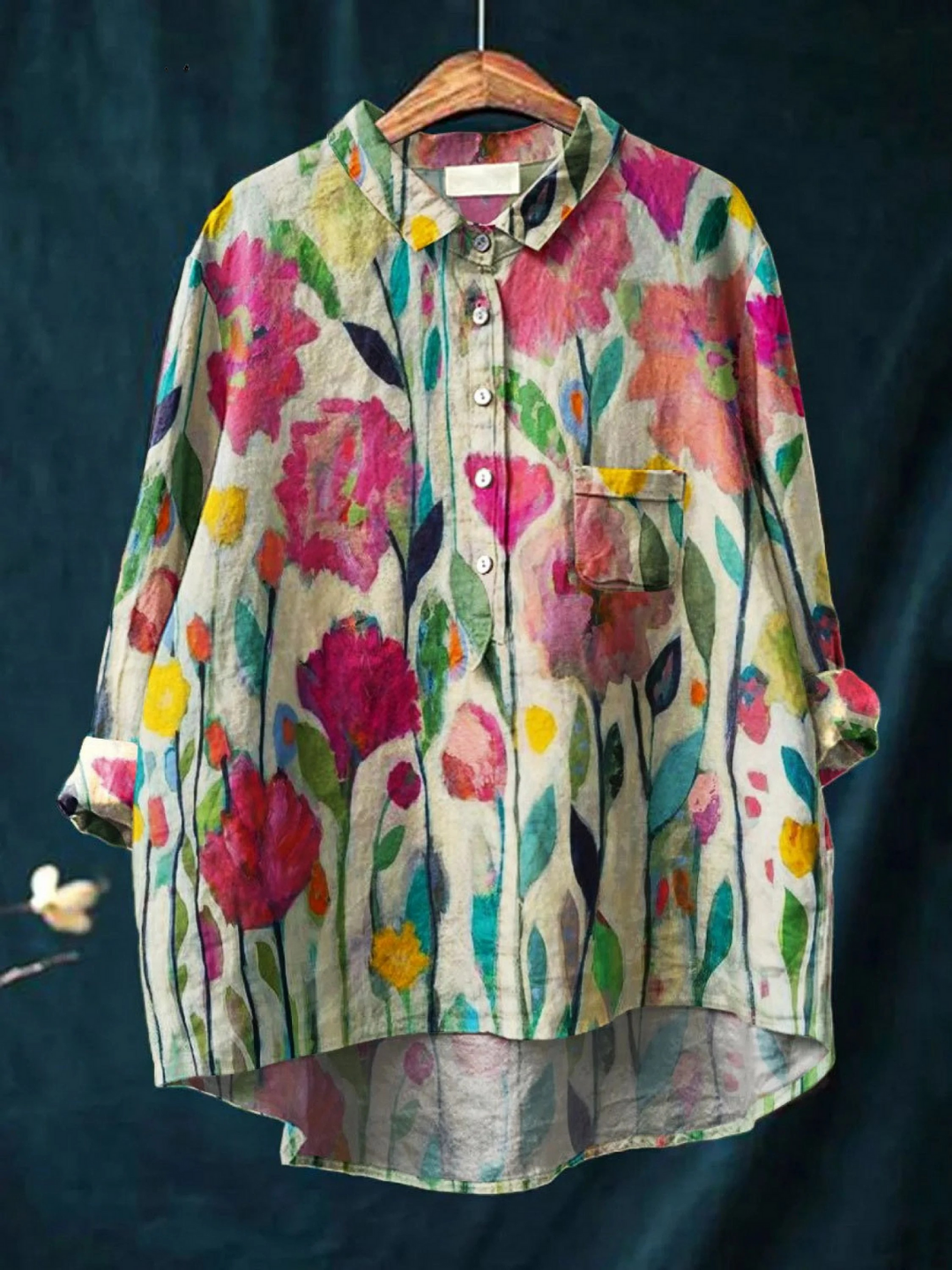 Delia – Zartes Blütenshirt – Bild 1