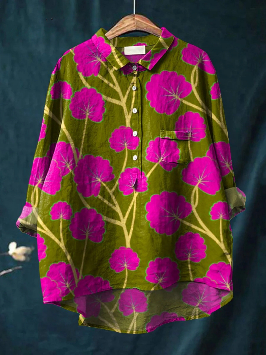 Fabienne – Klassisches Blumenshirt – Bild 1