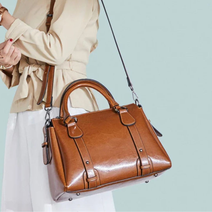 Talea – Glänzende Schultertasche – Bild 8