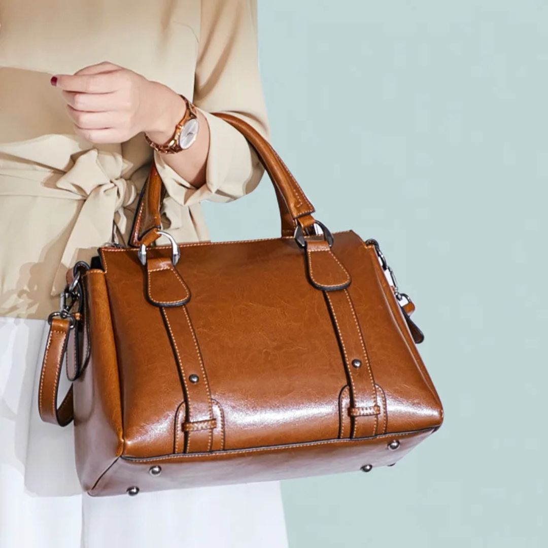 Talea – Glänzende Schultertasche – Bild 9