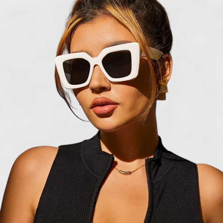Evelina – Zeitlose Sonnenbrille – Bild 1