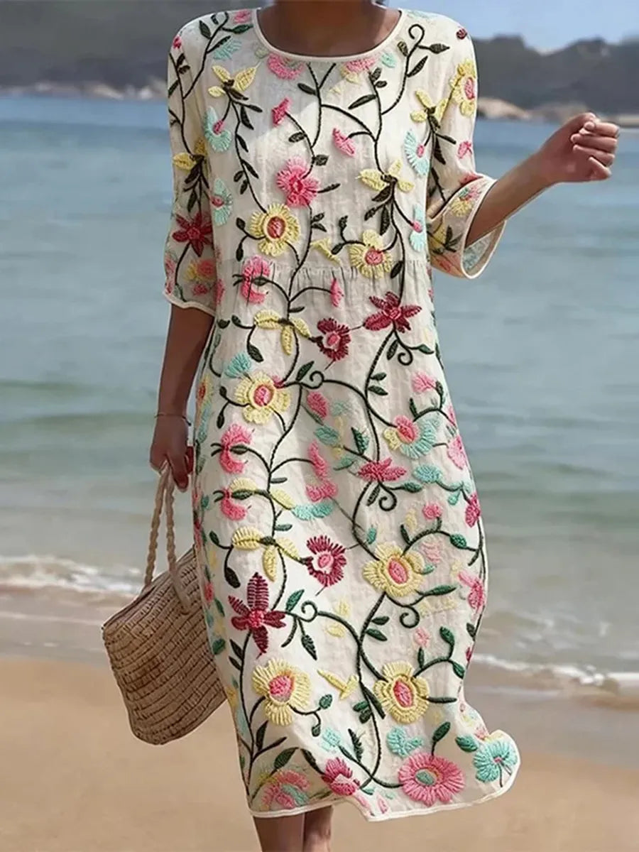 Celine – Luftiges Strandkleid mit Blumenmuster – Bild 1