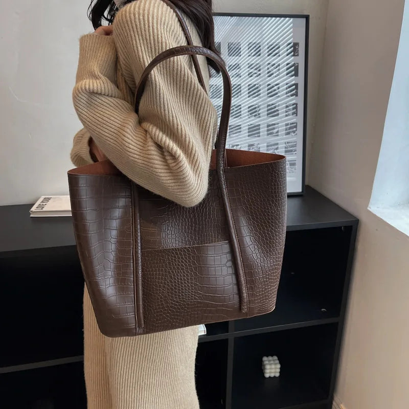 Annik – Raffinierte Schultertasche – Bild 5