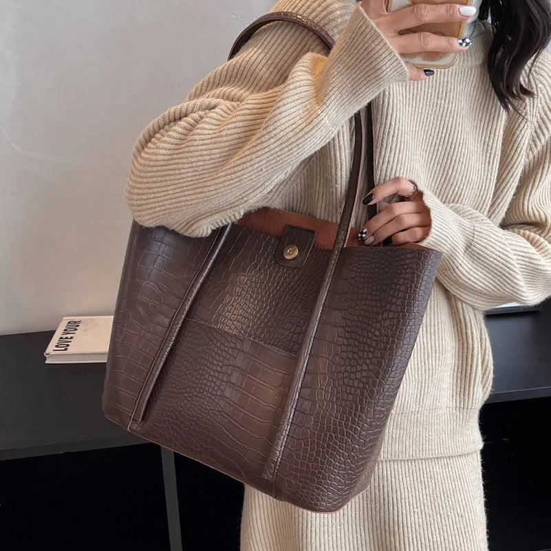 Annik – Raffinierte Schultertasche – Bild 7