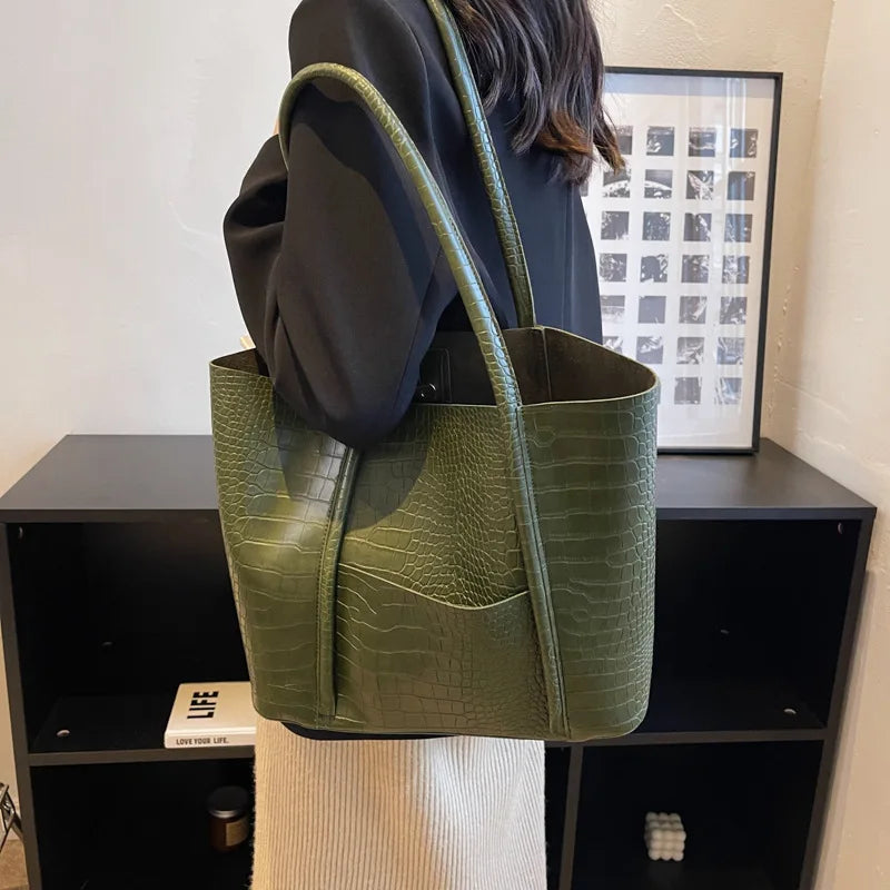 Annik – Raffinierte Schultertasche – Bild 10