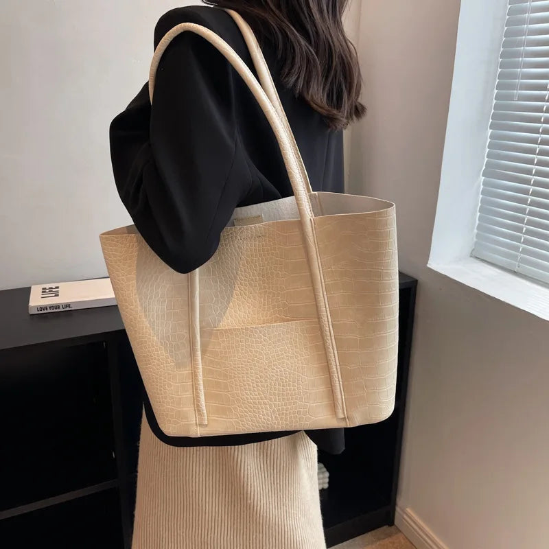 Annik – Raffinierte Schultertasche – Bild 11