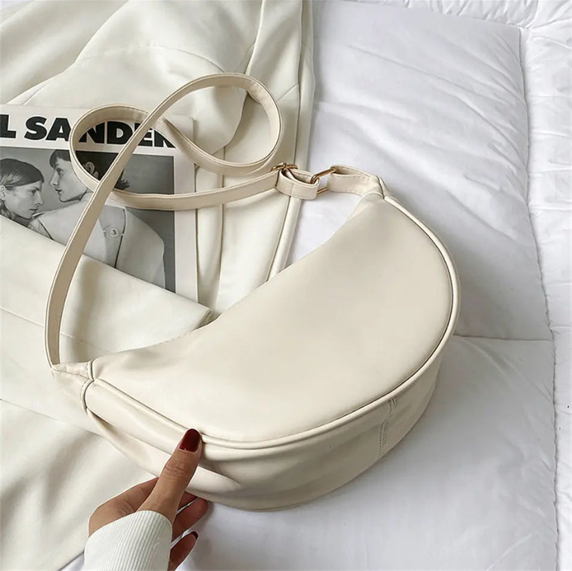 Carina – Sanfte Tasche in Lederoptik – Bild 10