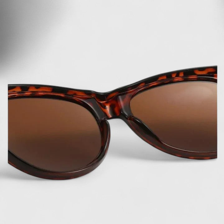 Ivonne – Schicke Sonnenbrille – Bild 9