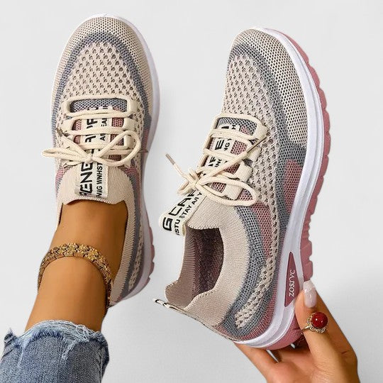 Koralyn – Federleichte Freizeit-Sneaker – Bild 1