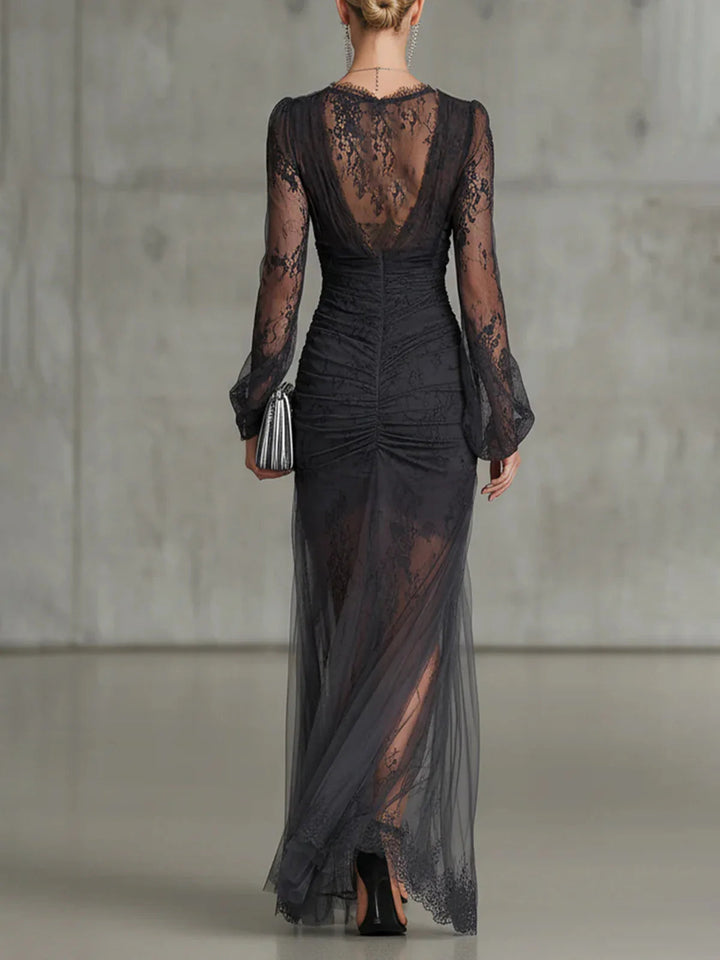 Laura – Gerafftes Spitzen-Maxikleid – Bild 3