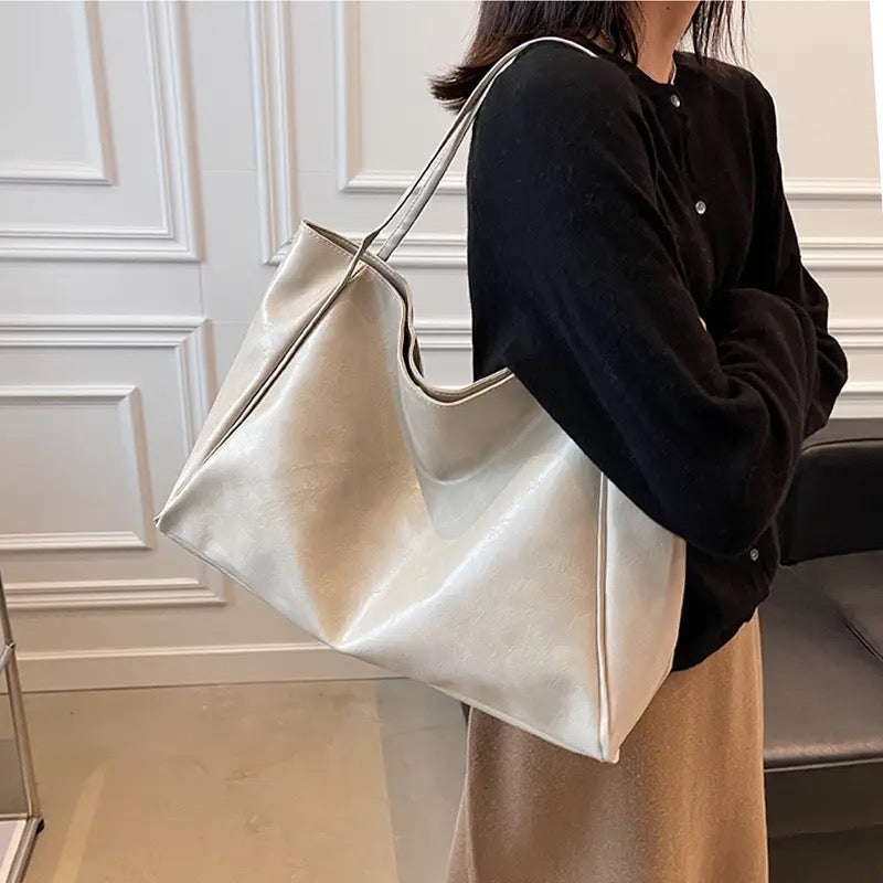 Paula – Glanzvolle Handtasche – Bild 10