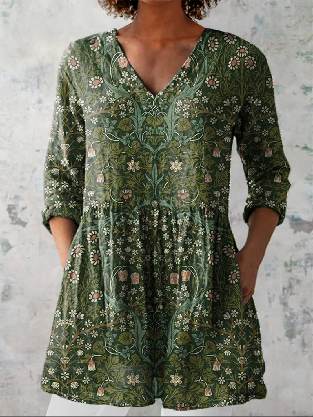 Leonora – Lange Bluse in Grün – Bild 1