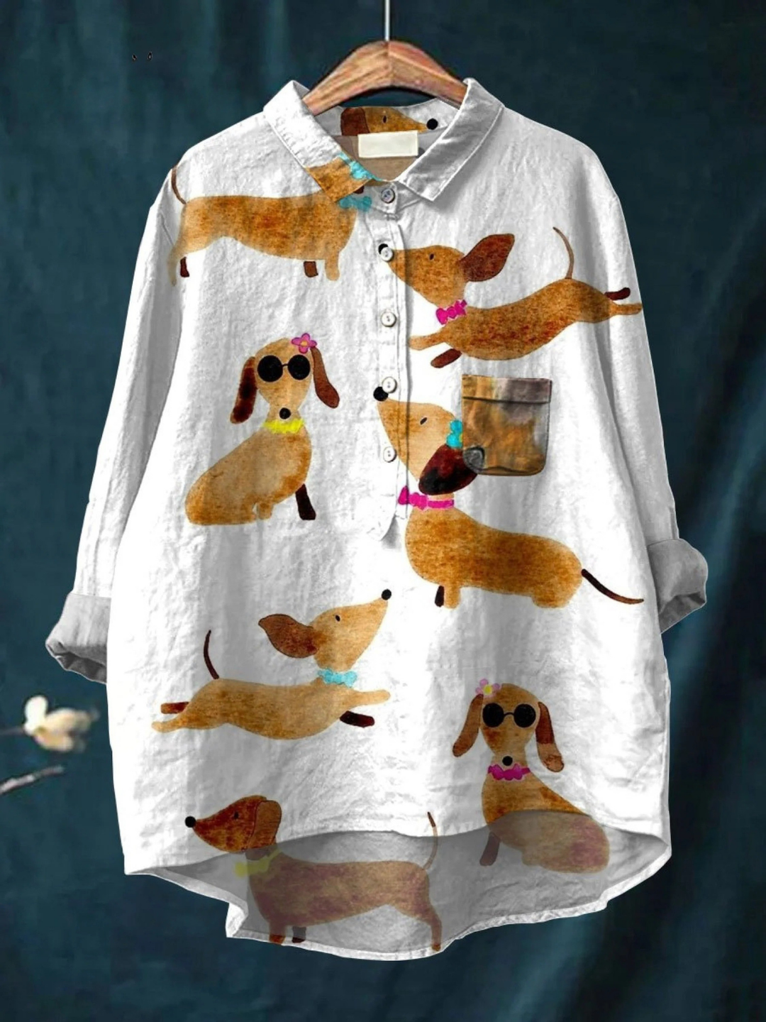 Livia – Fröhliches Hundeshirt – Bild 1