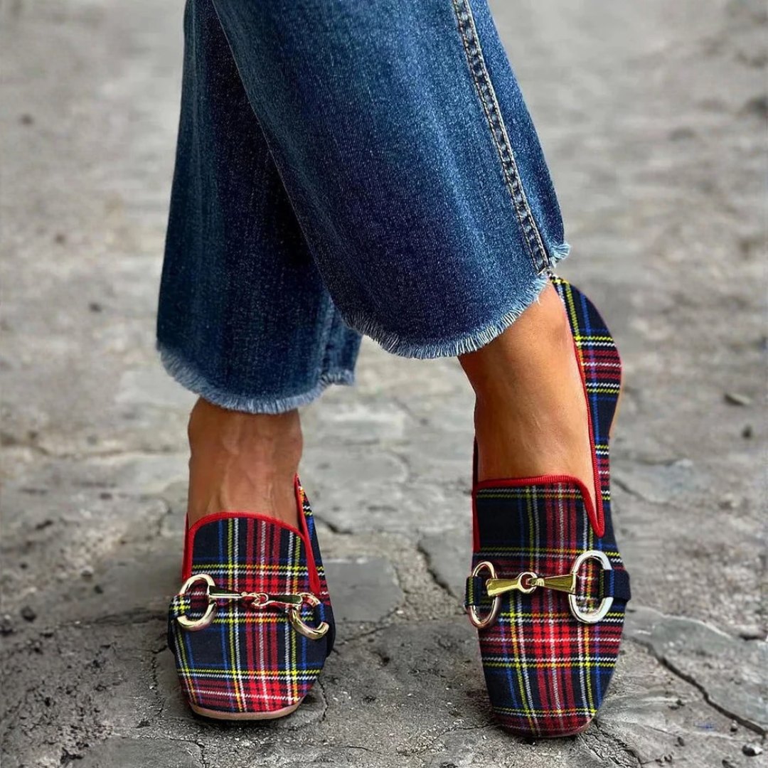 Melani – Karierter Loafer mit Stil – Bild 1