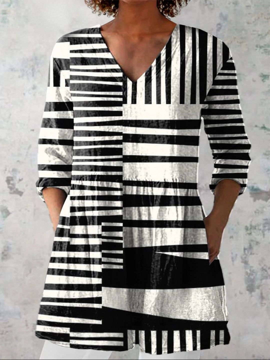 Mona – Lange Bluse Schwarz-Weiß – Bild 1