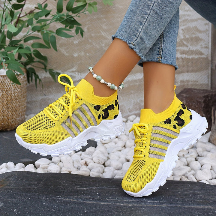 Alina – Atmungsaktive Freizeit-Sneaker – Bild 17