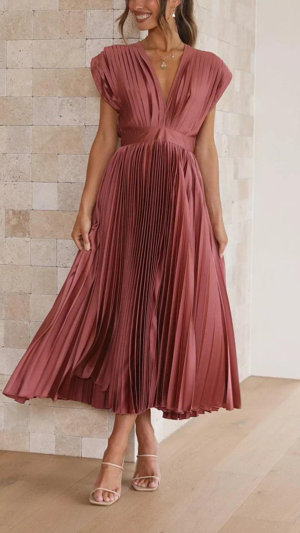 Sina – Elegantes Plisseekleid – Bild 2