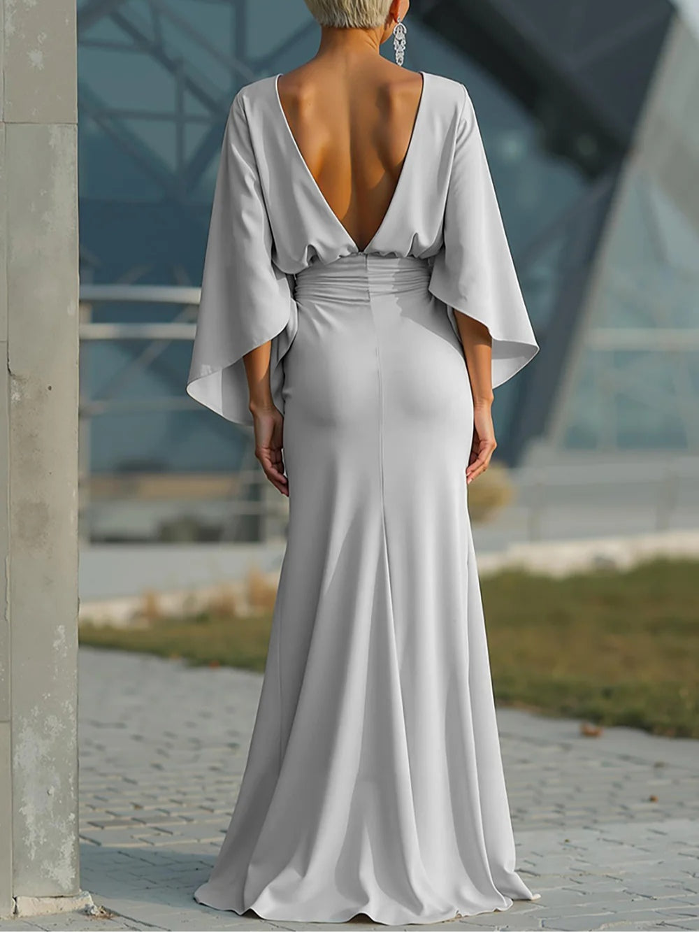 Sophia – Elegantes Kleid mit Rückenausschnitt – Bild 2
